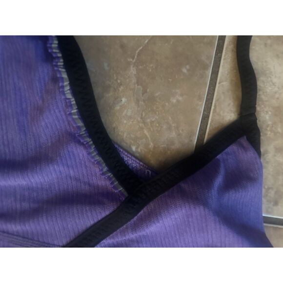 Lululemon 10 Basic Purple Active Tee Shirt Top Cut Out Stretch - Picture 8 of 8
